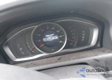 2015 Volvo Xc60 T5 from USA, damaged, VIN YV440MDJ1F2679878